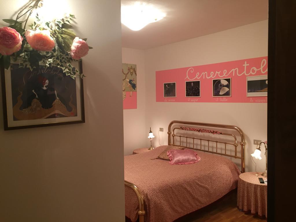 B&B Margherita Le Fiabe ซานตากาตา เฟลเตรีย ภายนอก รูปภาพ