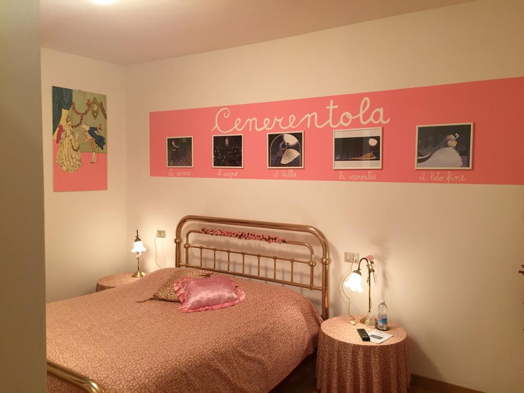 B&B Margherita Le Fiabe ซานตากาตา เฟลเตรีย ภายนอก รูปภาพ